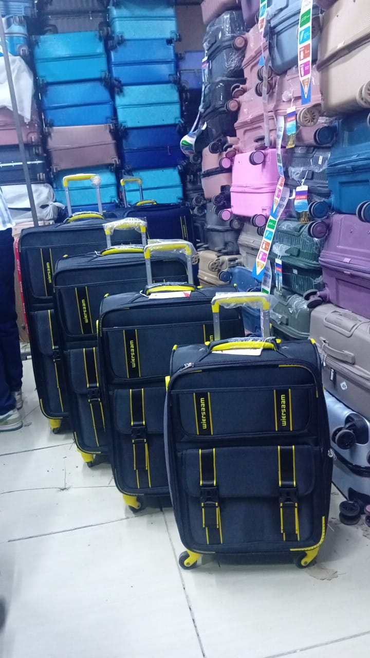 Black Travel Bags Set